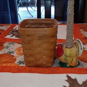 Preowned Longaberger 1995 Small Spoon basket